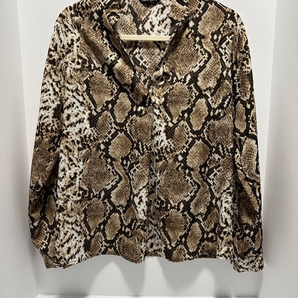 SHEIN Women's Snakeskin Print Long Sleeve Pullover V-neck, Pleated Front Blouse